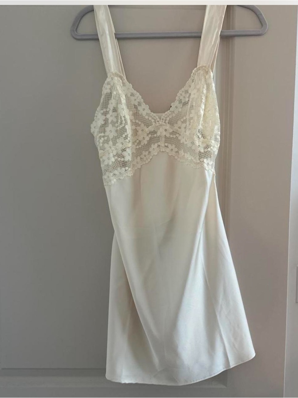 Lioness Ivory Lace-Trim Satin Chemise - Picture 5 of 5